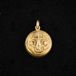 1738 8142 Medaljong